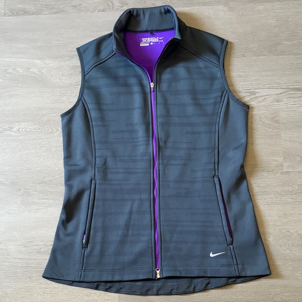 Women’s Medium-Nike Golf Charcoal Vest w/Violet Interior-2 side zipper pockets